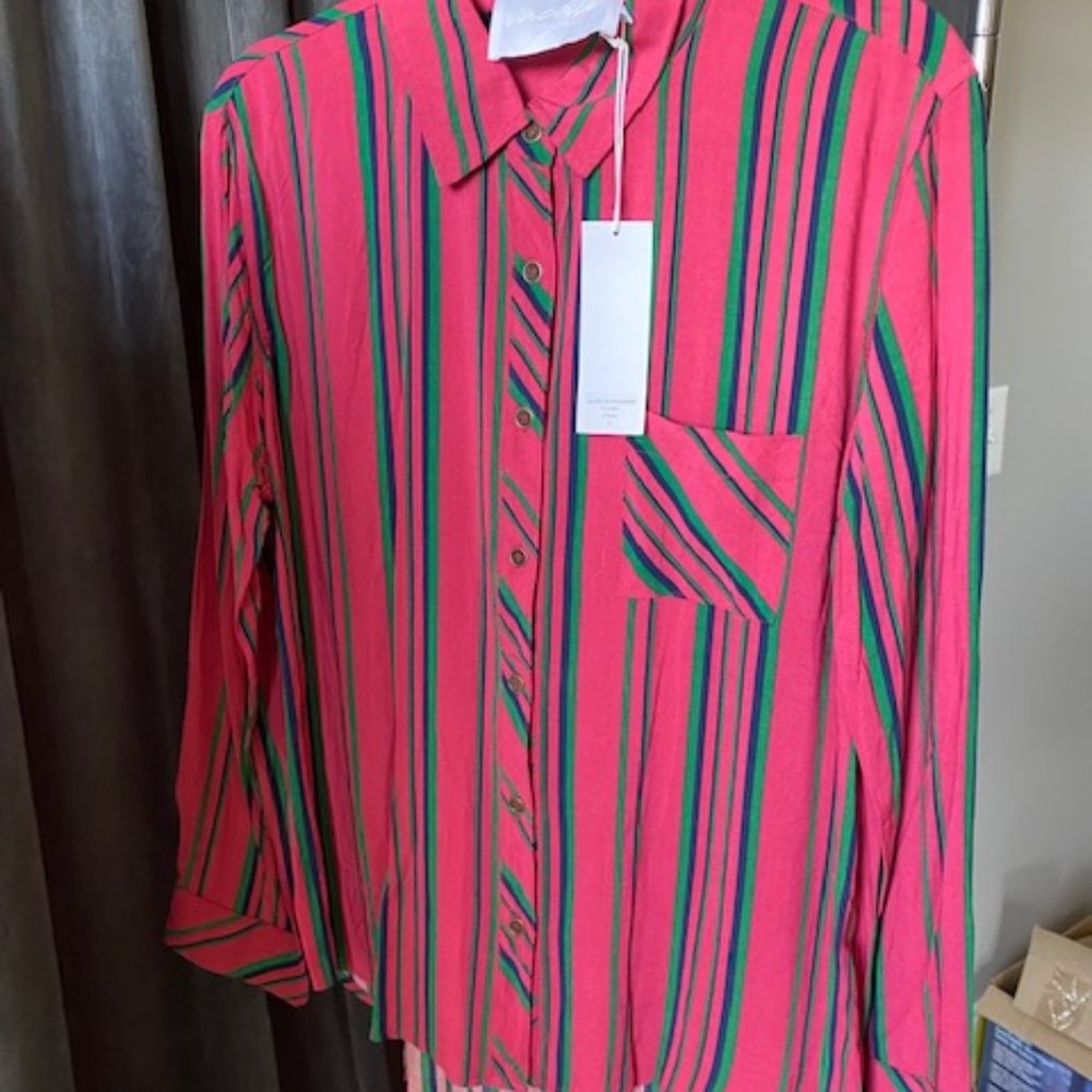 NWT  Vacate Brand Womens Blouse Pink/Green Size L